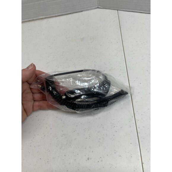 LG Treasure LTE L52VL TracFone 8GB Black Android Smartphone New Factory Sealed - Picture 9 of 11